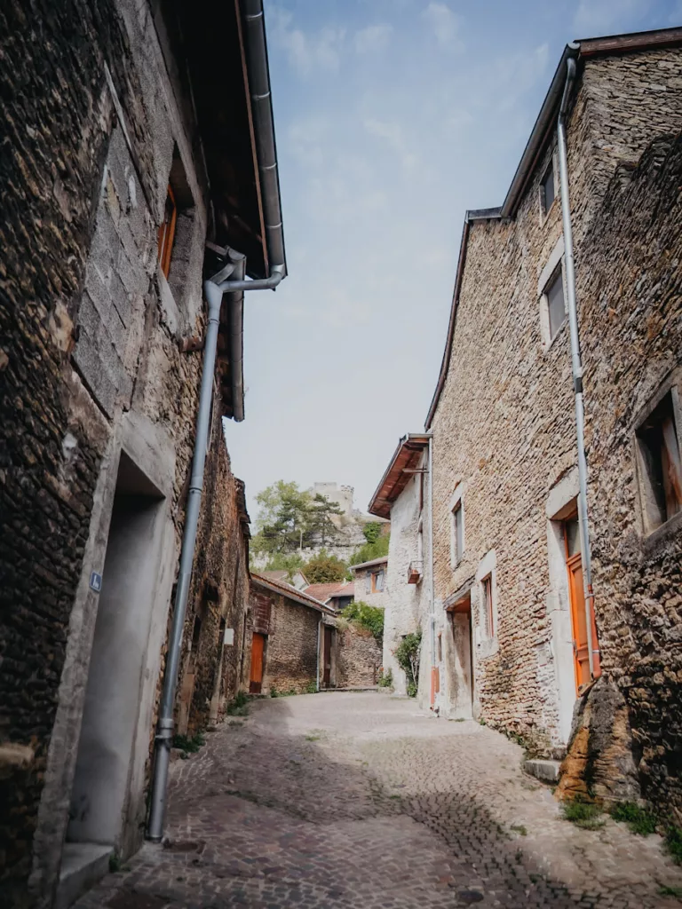 Crémieu, citée médiévale en Isère.