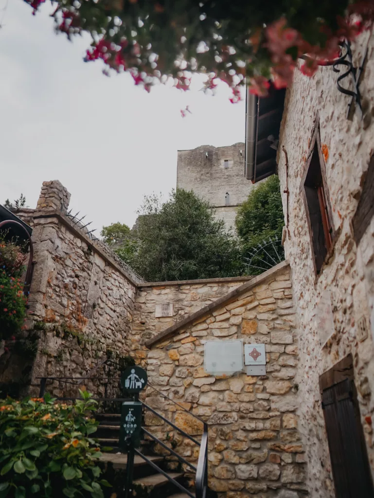 Morestel la cite des peintres, visite de villages médiévaux en Isère.