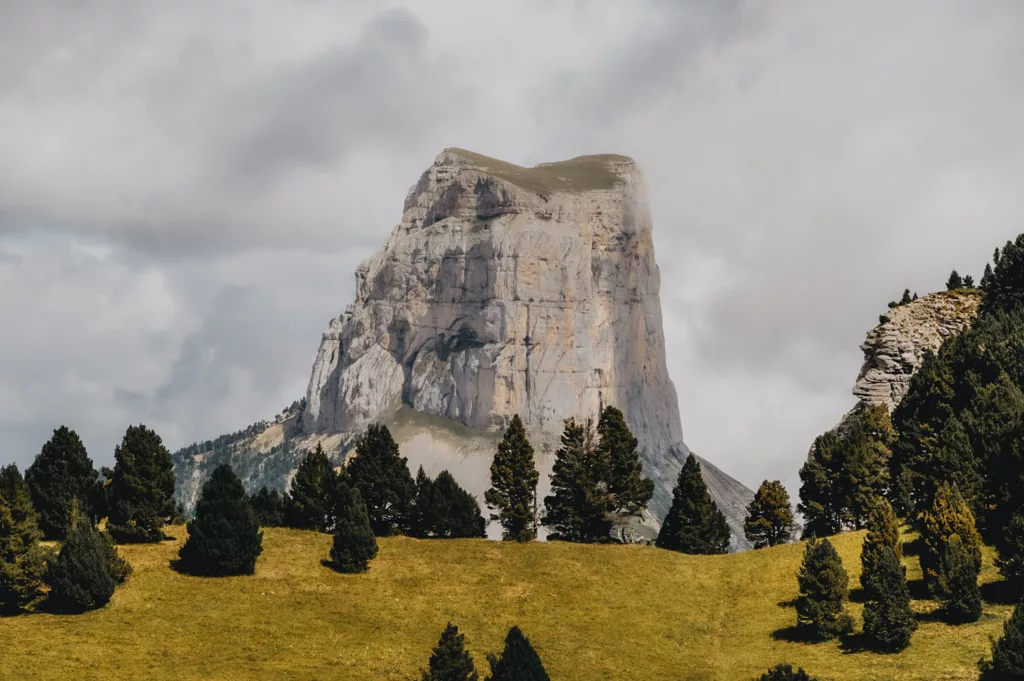 Randonnée vers la cabane de Chaumailloux, vue imprenable sur le mont aiguille