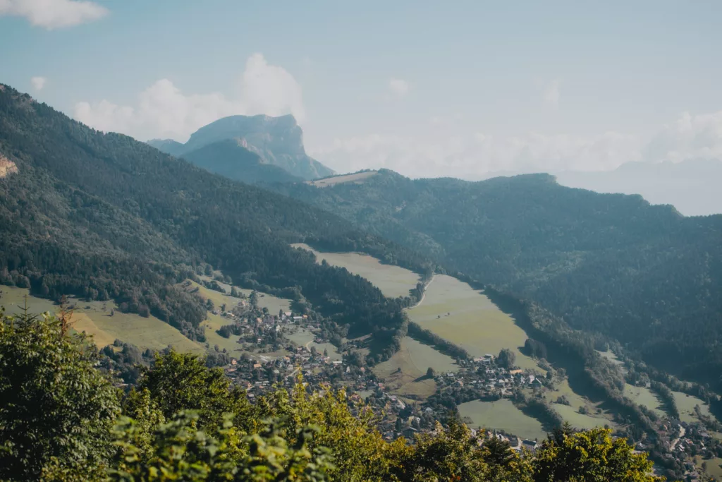 Randonnée à l'écoutoux autour de Grenoble accessible en transport en commun en isère