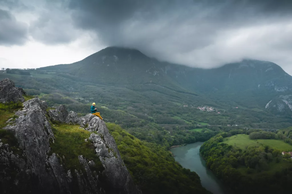 berges du Rhône et point de vue a la vierge de léaz