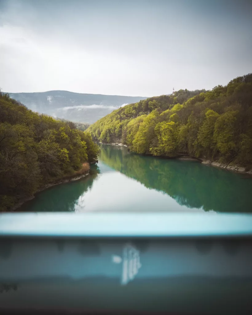 berges du Rhône depuis le pont du grésin