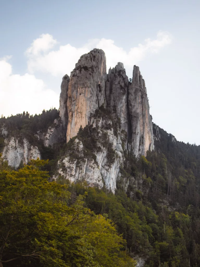 Vue des trois pucelles en montant au moucherotte