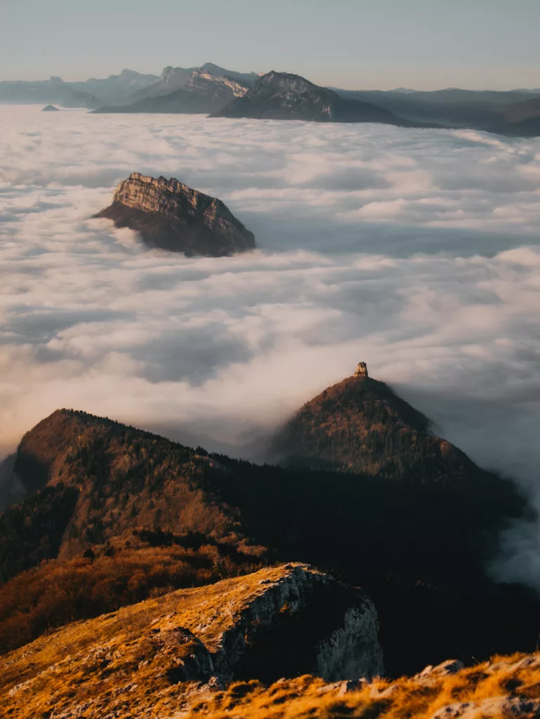 Randonnée au Charmant som, vue depuis la Pinéa sur la mer de nuages au dessus de Grenoble
