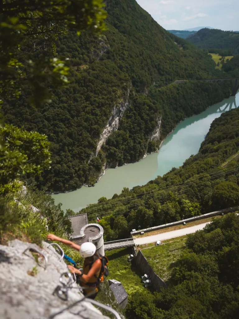 Via ferrata de Fort l'Écluse et sa vue sur le rhône.
