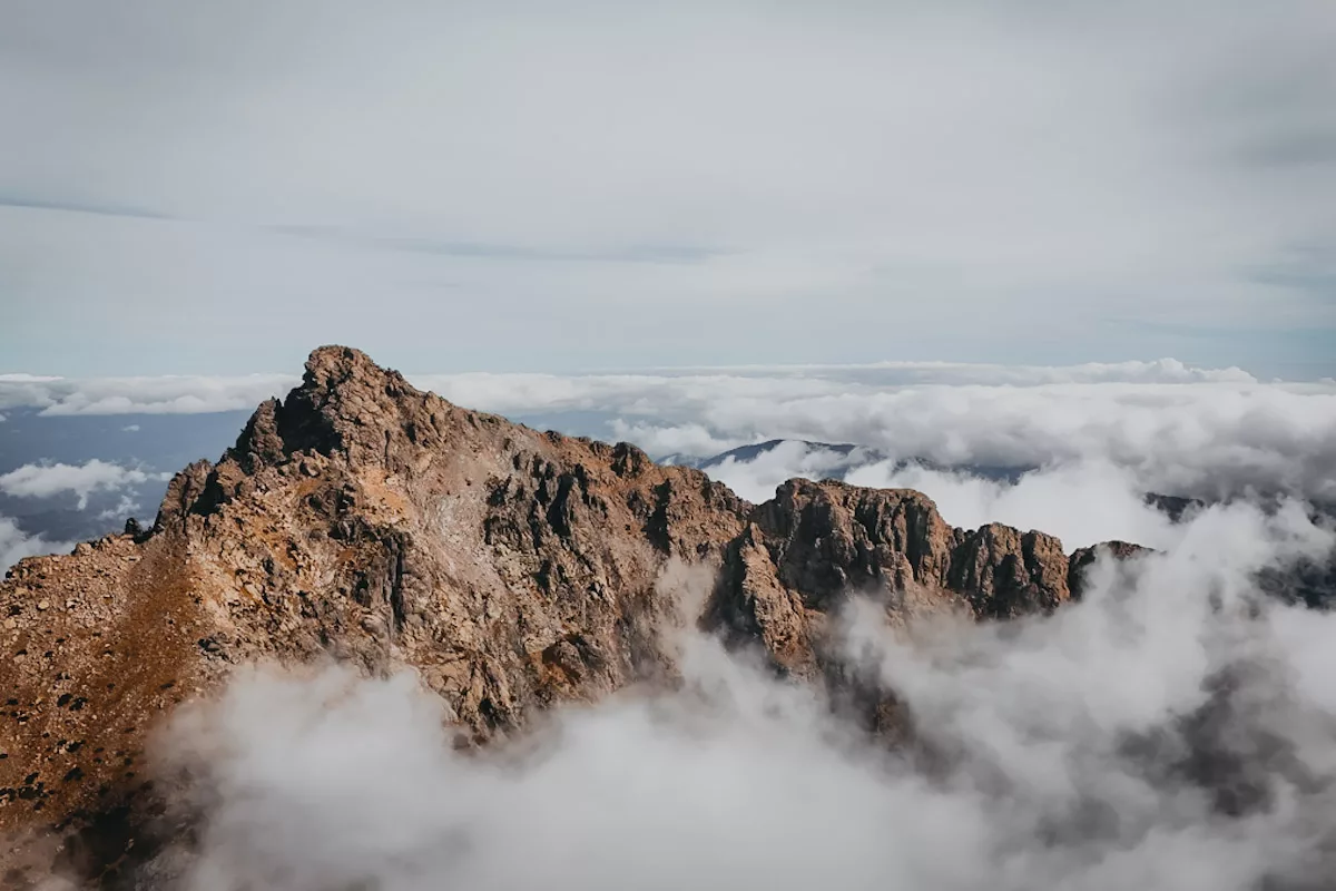 Crête du Monte d'Oro, haut sommet en Corse accessible en randonnée, ascension possible depuis le GR20 prêt de Vizzavona dans la partie nord du GR20 en Corse.