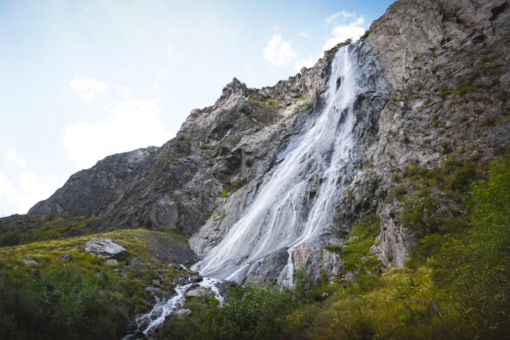 Via ferrata en Isère : guide pratique et recommandations. Via Ferrata de la cascade de la pisse (Voile de la Mariée) Filtration de l'eau