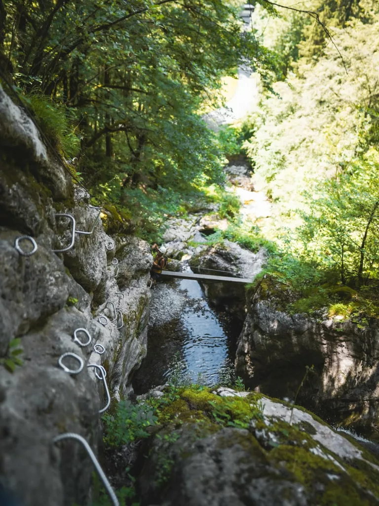 Via Ferrata en Haute-Savoie : la Cascade des Nants à Bellevaux dans le massif du Chablais.