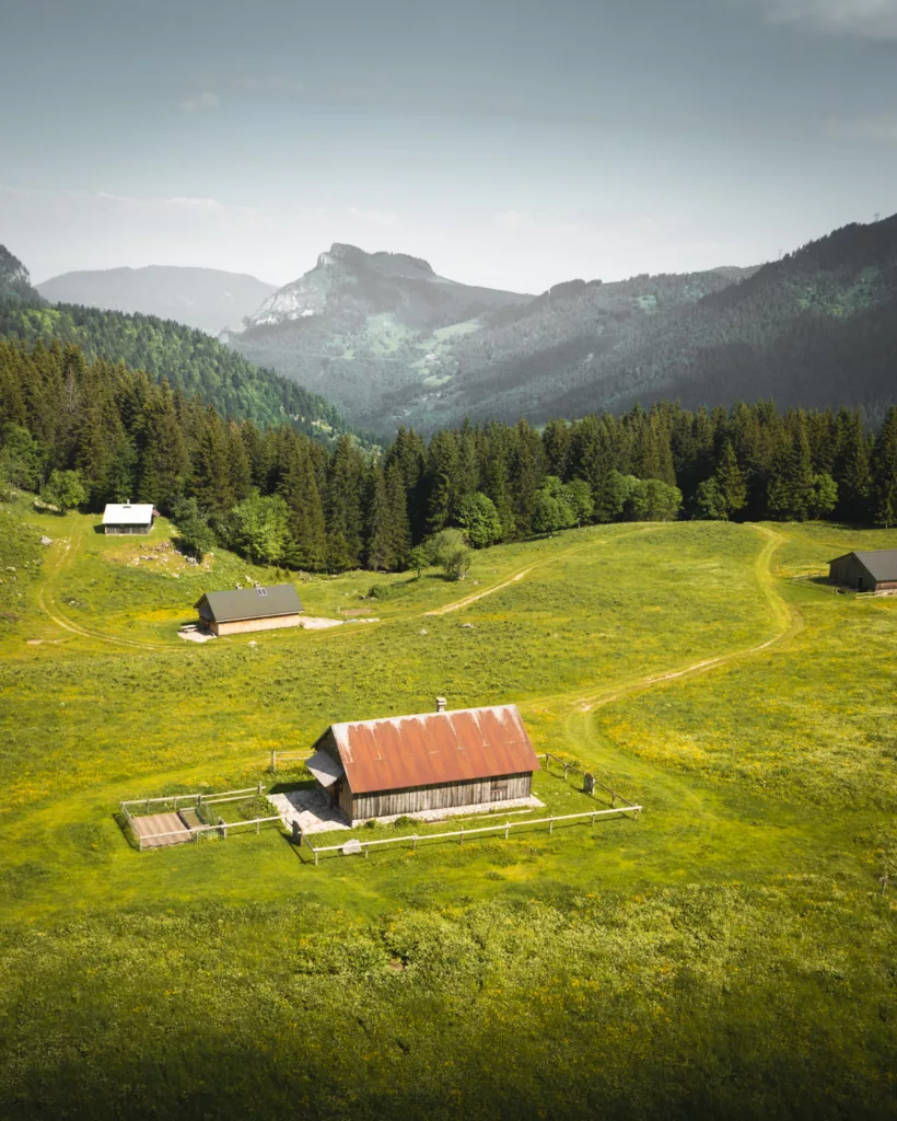 Chalets de Petetoz en Haute-Savoie randonnée dans le Chablais.