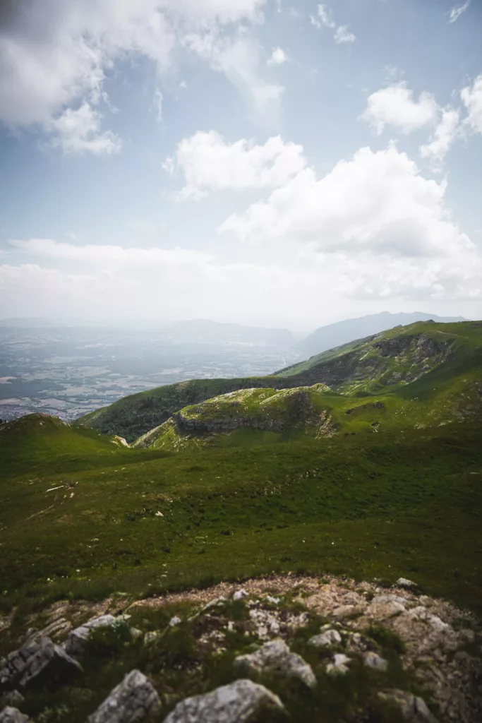 Paysages des Monts du jura lors d'une randonnée au départ de Crozet dans le Pays de Gex.