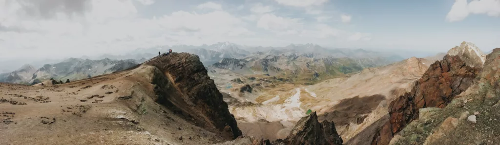 Randonnée au Mont Thabor dans les Hautes-Alpes, ascension d'un somme de 3000m en France proche de l'Italie.