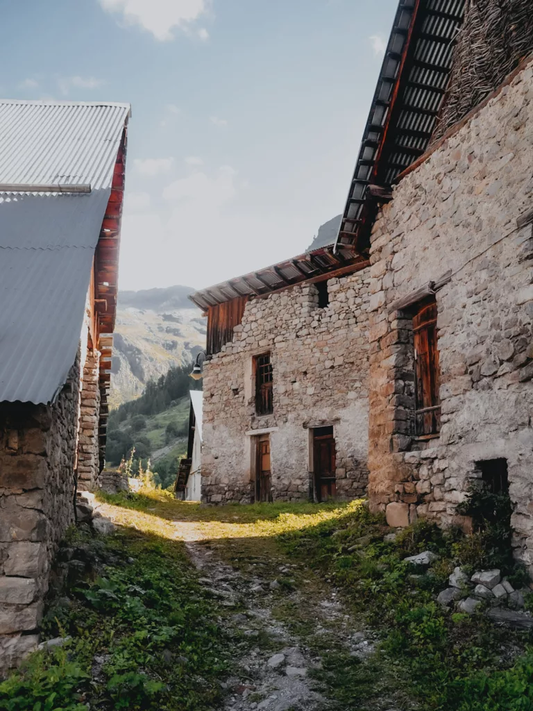 Village de Prapic, parc national des Écrins dans les Hautes-Alpes.