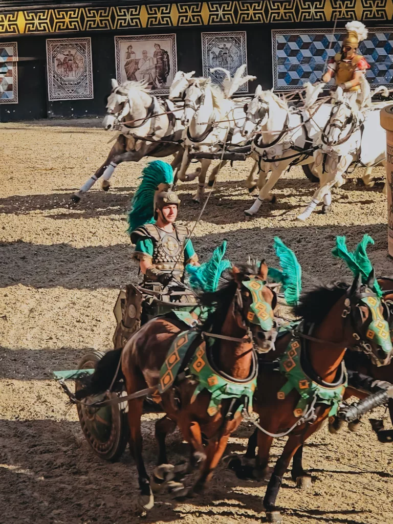 Puy du Fou, spectacle du Signe du Triomphe. Parc d'attraction en Vendée.