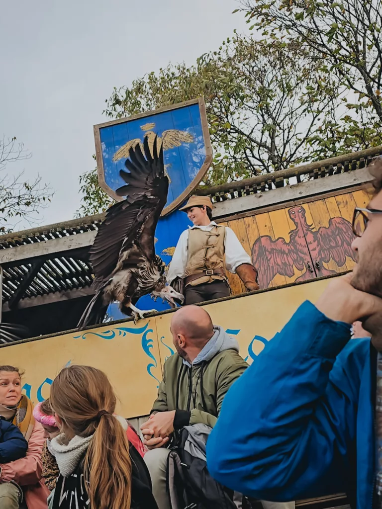 Spectacle Le Bal des Oiseaux Fantômes au Puy du Fou, parc d'attraction en Vendée, France.