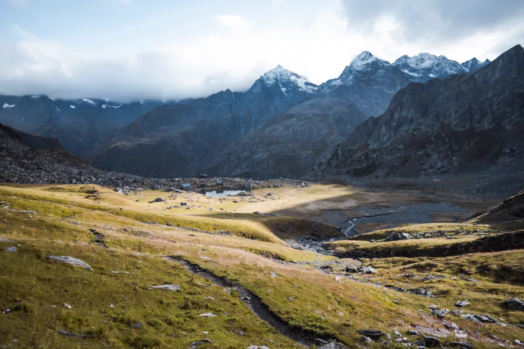 Vallonpierre, randonnée dans les Hautes-Alpes dans la vallée du Valgaudemar (Écrins).