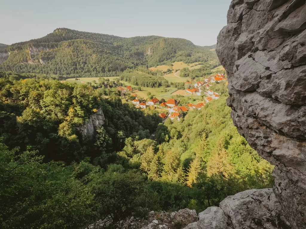 Via Ferrata des Baumes du Verneau à Nans-sous-Saint-Anne dans le département du Doubs.