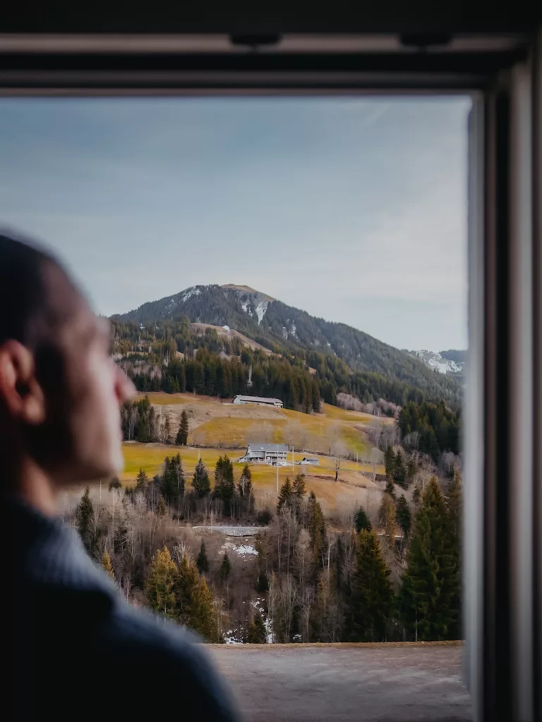 Randonnée en Suisse à Sörenberg depuis l'hôtel Rischli,vue depuis la fenetre de l'hotel.