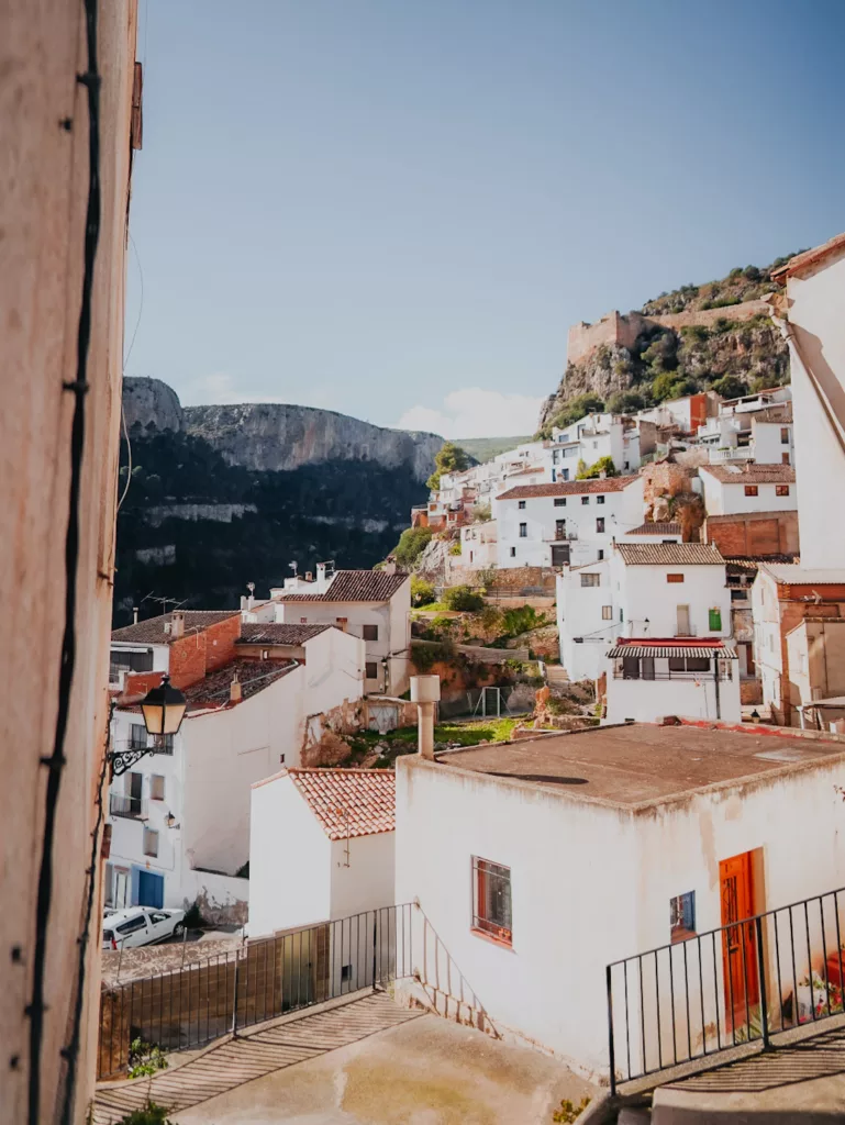 Escalade à Chulilla, village blanc d'Espagne dans la province de Valence.