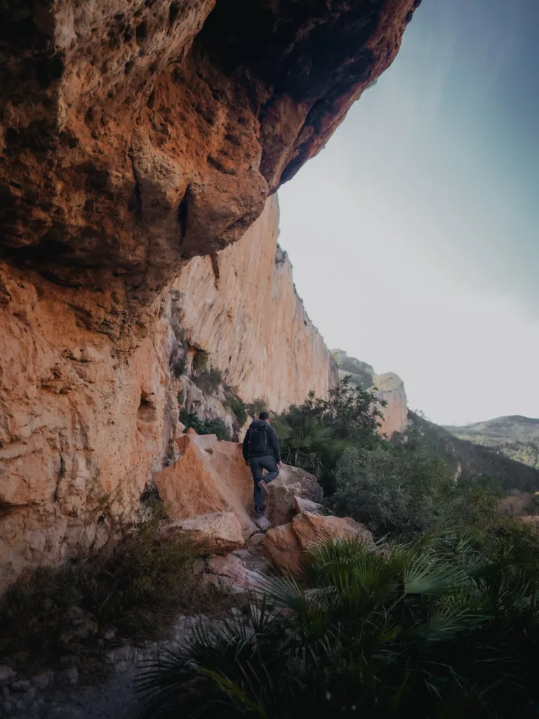 Ruta de los Pantaneros : randonnée dans les gorges à Chulilla, province de Velence en Espagne.