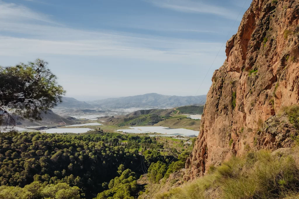 Vue d'ensemble de la Via Ferrata de Castala en Andalousie (Espagne).