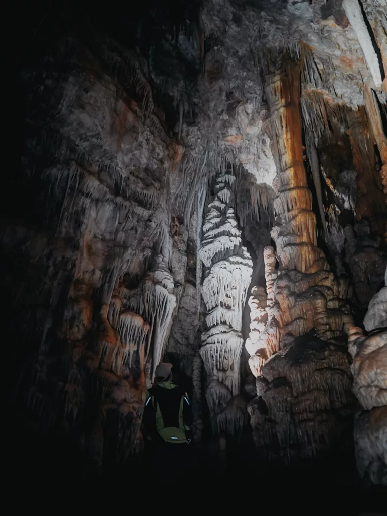 Des concrétions fascinantes dans la cova tancada à Majorque