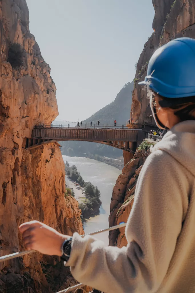 El Caminito del Rey, face à la passerelle impressionnante