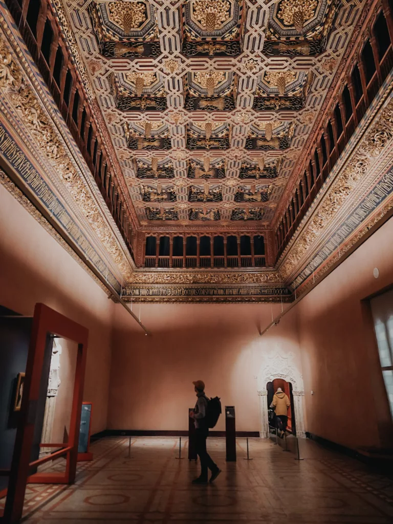Les décors du palais de l'Aljafería à Saragosse