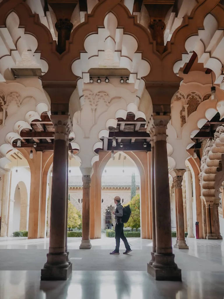 Les décors du palais de l'Aljafería à Saragosse