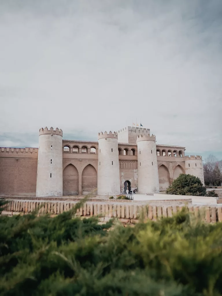 Le palais de l'Aljafería à Saragosse
