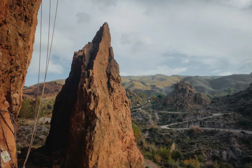 Escalade à Sierra Alhamilla, recommandation pour grimper à Place Negra en Andalousie. Guide de grimpe en Espagne en hiver.