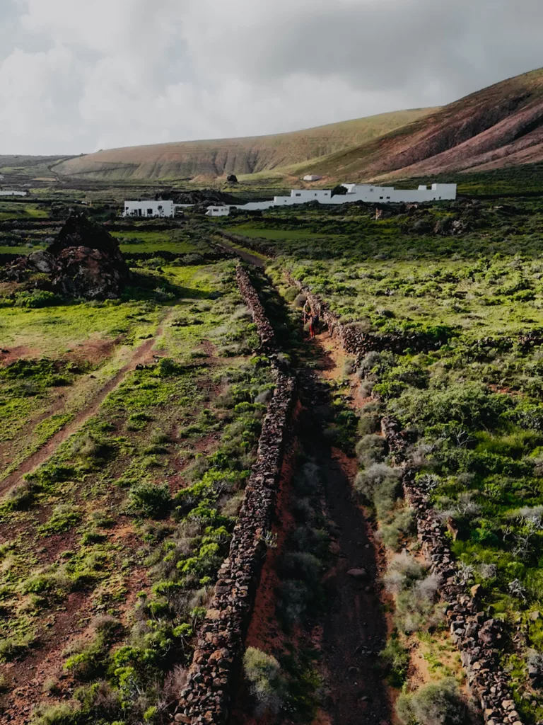 GR131 : traversée de Lanzarote à pied, itinéraire de Trek dans les îles Canaries. Jur &, départ d'Orzola.