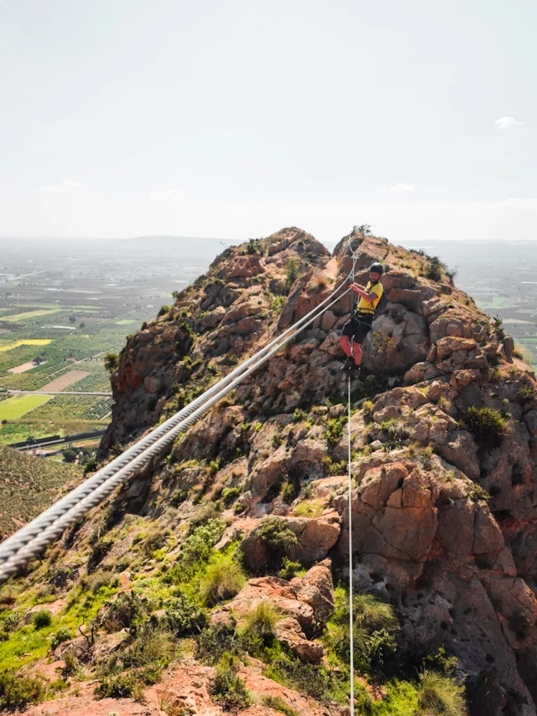 Via Ferrata Callosa de Segura, proche d'Alicante, dans la région de Valence. Guide pratique pour réaliser des parcours de via ferrata en Espagne.