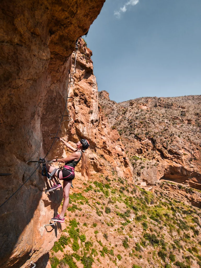 Via Ferrata Callosa de Segura, proche d'Alicante, dans la région de Valence. Guide pratique pour réaliser des parcours de via ferrata en Espagne.