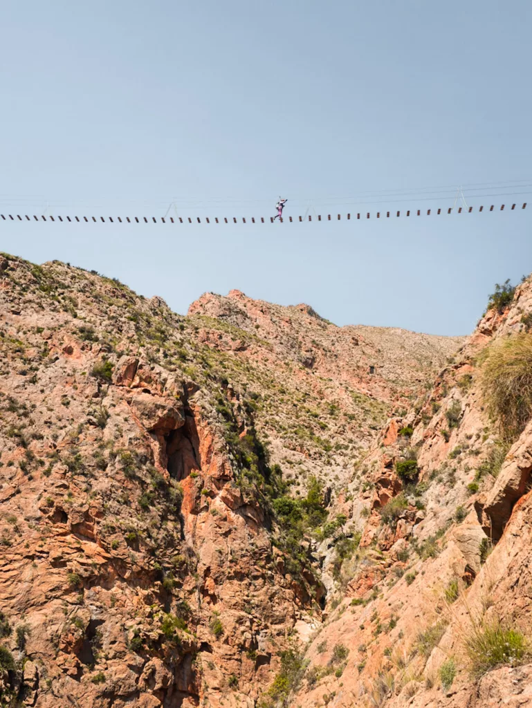 Via Ferrata Callosa de Segura, proche d'Alicante, dans la région de Valence. Guide pratique pour réaliser des parcours de via ferrata en Espagne.