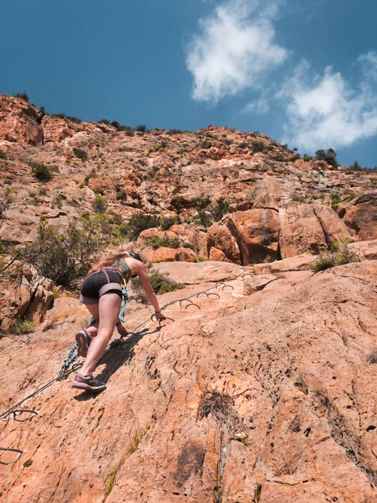 Via Ferrata Callosa de Segura, proche d'Alicante, dans la région de Valence. Guide pratique pour réaliser des parcours de via ferrata en Espagne.