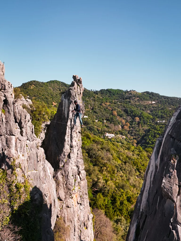 Via ferrata de Castillo del Águila en andalousie un pont suspendu très aérien
