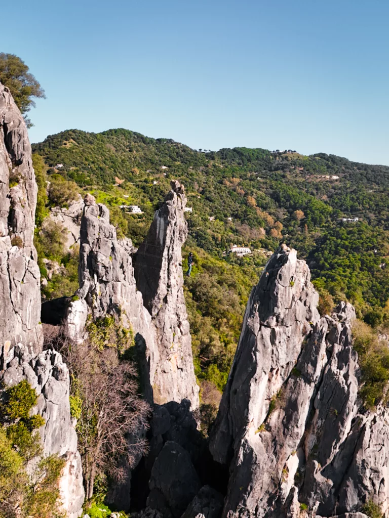 Via ferrata de Castillo del Águila en andalousie et ses jolis monolithes