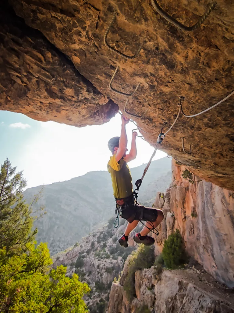 Via Ferrata Sierra Oliva à Caudete en Espagne. Niveau K6 (extrêmement difficile).