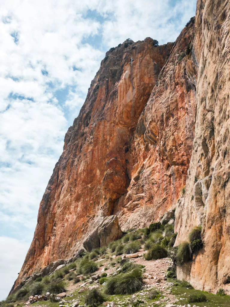 Escalade à Zújar en Andalousie proche du déqert de Gorafe et de Guadix