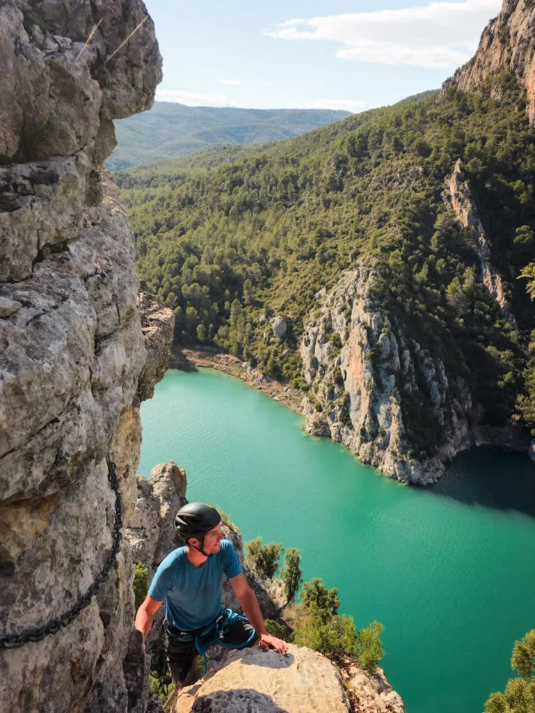 Via Ferrata Cast Urquiza Olmo en catalogne dans le nord de l'Espagne. Magnifiue via ferrata de niveau K5. Guide des via ferrata en Espagne.