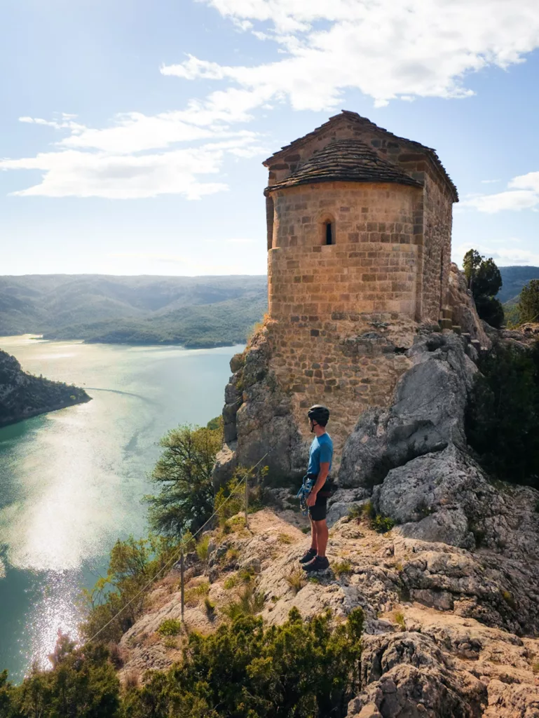 Via Ferrata Cast Urquiza Olmo en catalogne dans le nord de l'Espagne. Magnifiue via ferrata de niveau K5. Guide des via ferrata en Espagne.