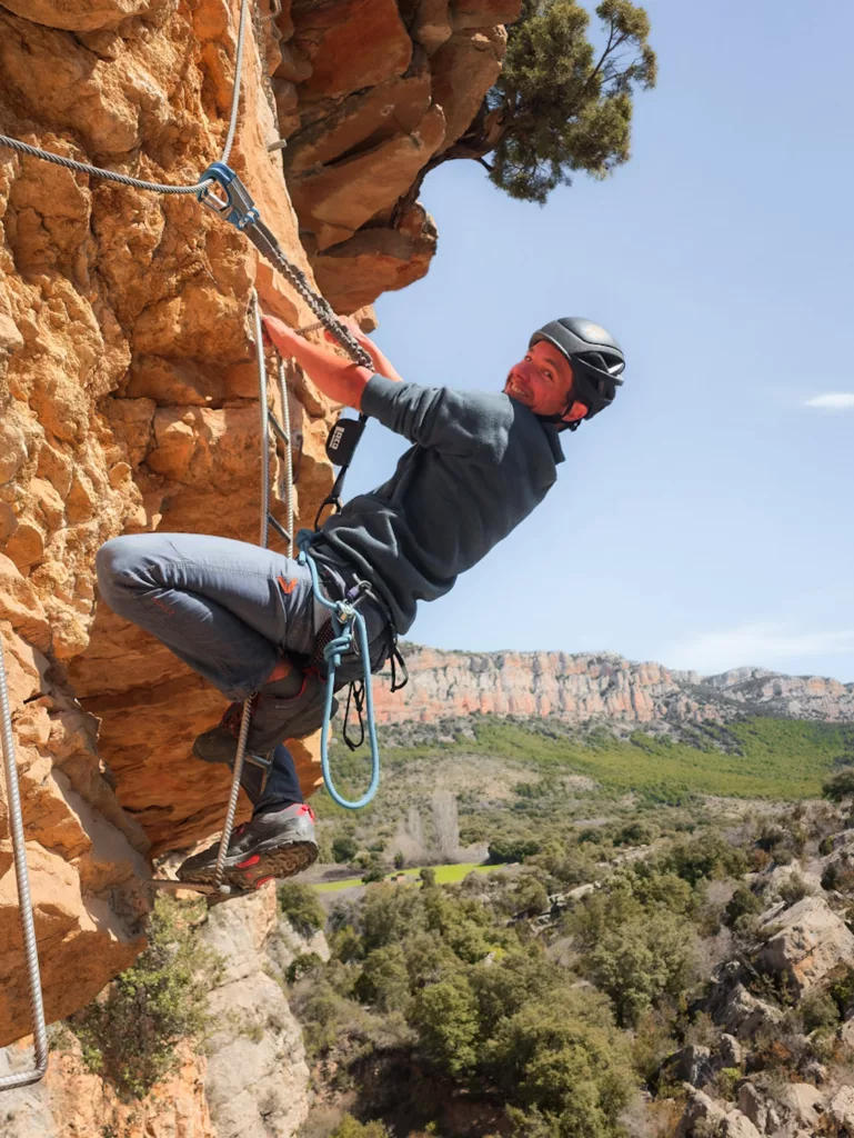 Via Ferrata Urquiza Olmo niveau K5 en Catalogne (Espagne). Recommandations et description de l'itinéraire de Via Ferrata.