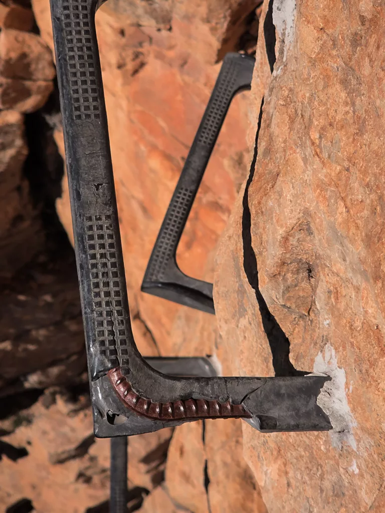 Via Ferrata Urquiza Olmo niveau K5 en Catalogne (Espagne). Recommandations et description de l'itinéraire de Via Ferrata.