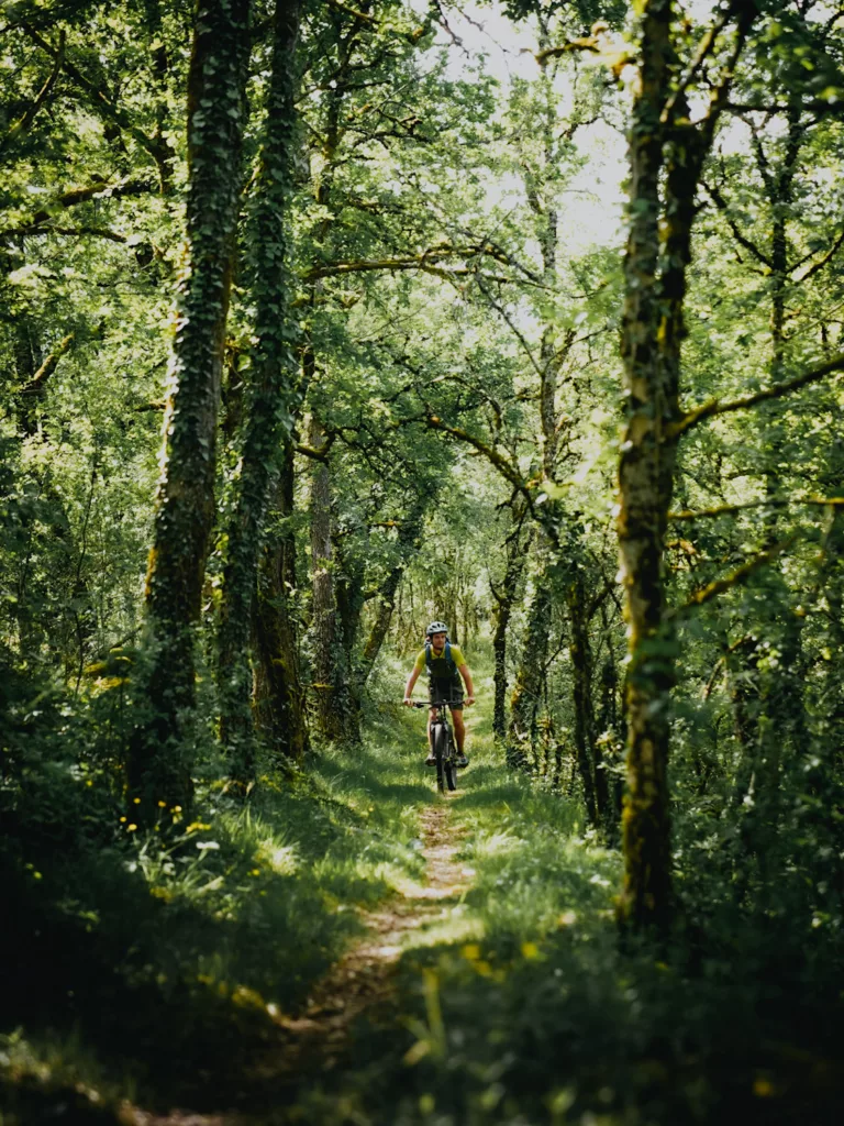 Circuit VTT Quercy Outdoor "Flirt avec la Dordogne"? Idée d'itinéraire de VTT dans le Lot.
