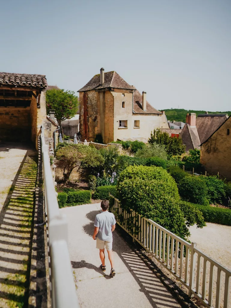Découverte et visite de la citée médiévale de Gourdon dans le Lot. Jardin du Sénéchal et jardins Zig-Zag/
