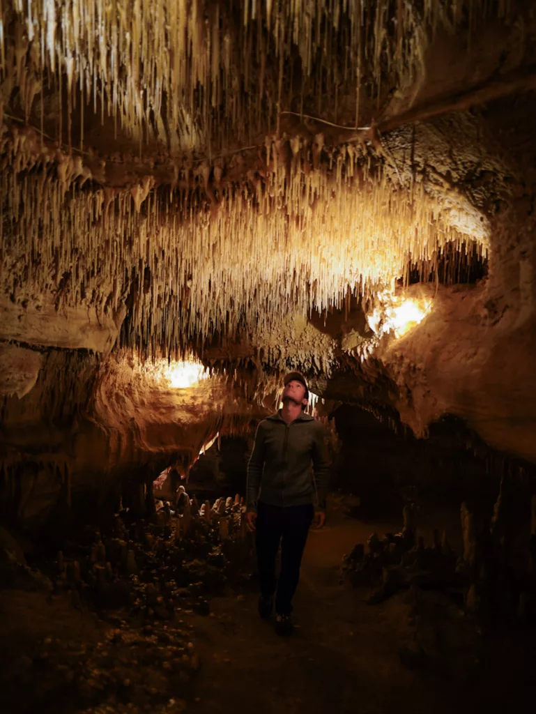 Grottes de Cougnac à Gourdon dans le Lot. Découverte des grottes et des peintures préhistoriques.