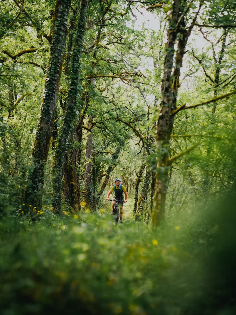 Circuit VTT Quercy Outdoor "Flirt avec la Dordogne"? Idée d'itinéraire de VTT dans le Lot.