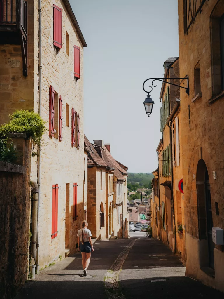 Découverte et visite de la citée médiévale de Gourdon dans le Lot.