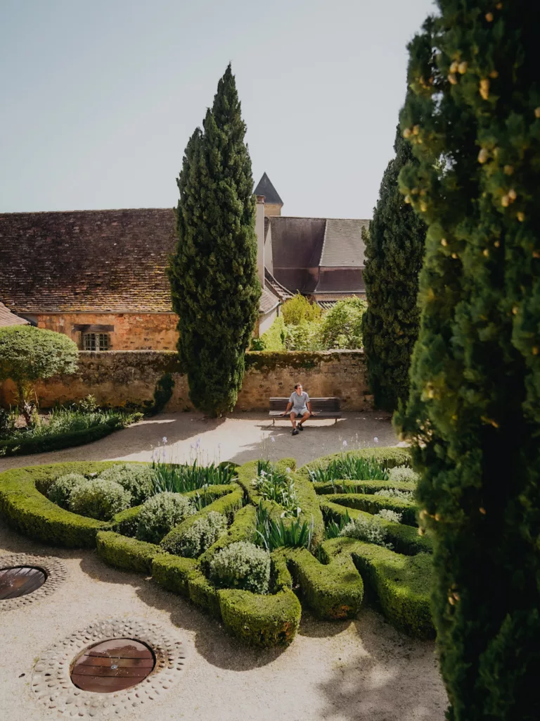 Découverte et visite de la citée médiévale de Gourdon dans le Lot. Jardin du sénéchal et jardin Zig-Zag.