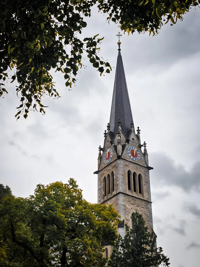 Cathédrale Saint-Florin à Vaduz. Guide pour visiter Vaduz.